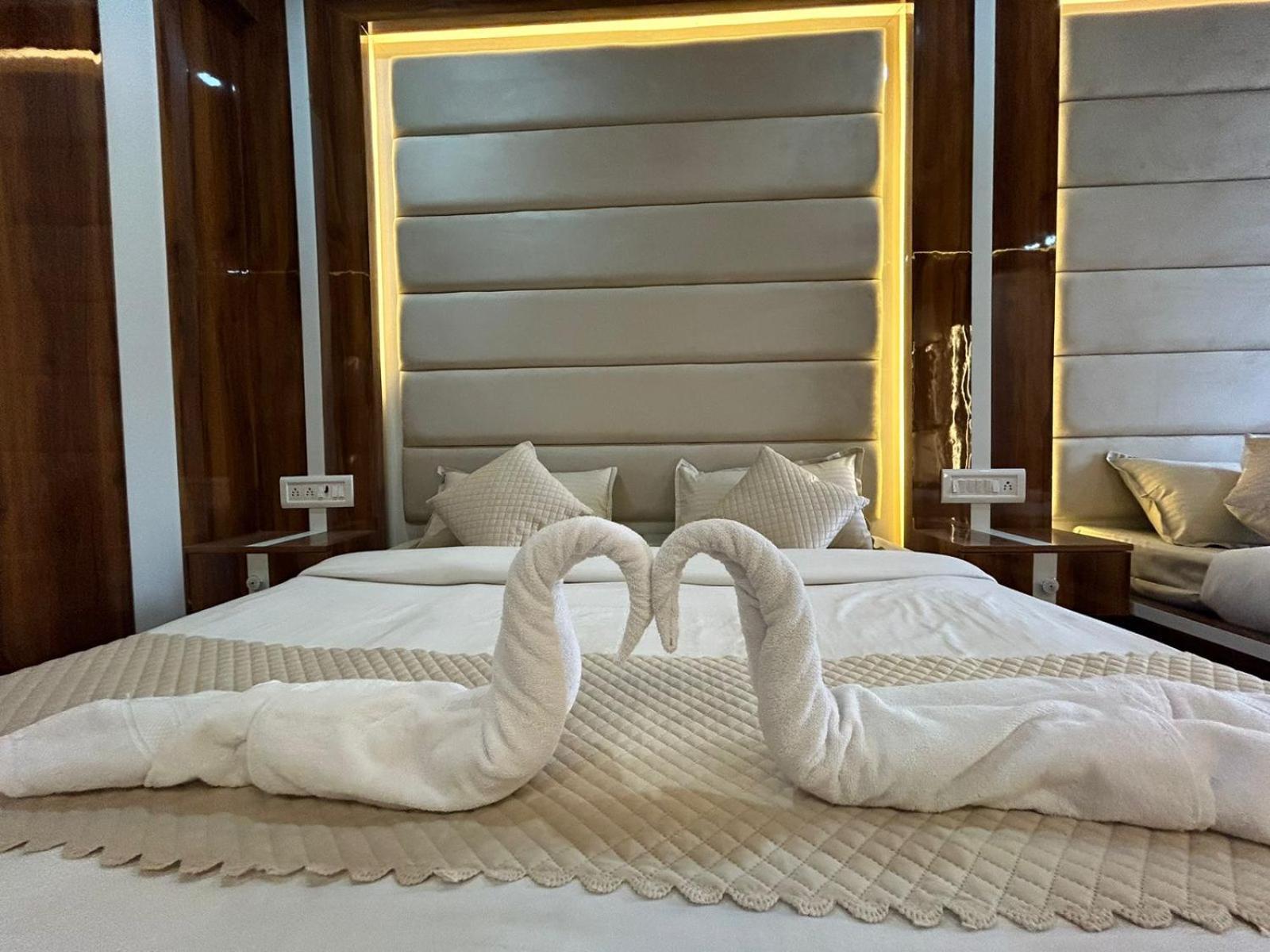 Hotel Dev Ganga Rishīkesh 外观 照片